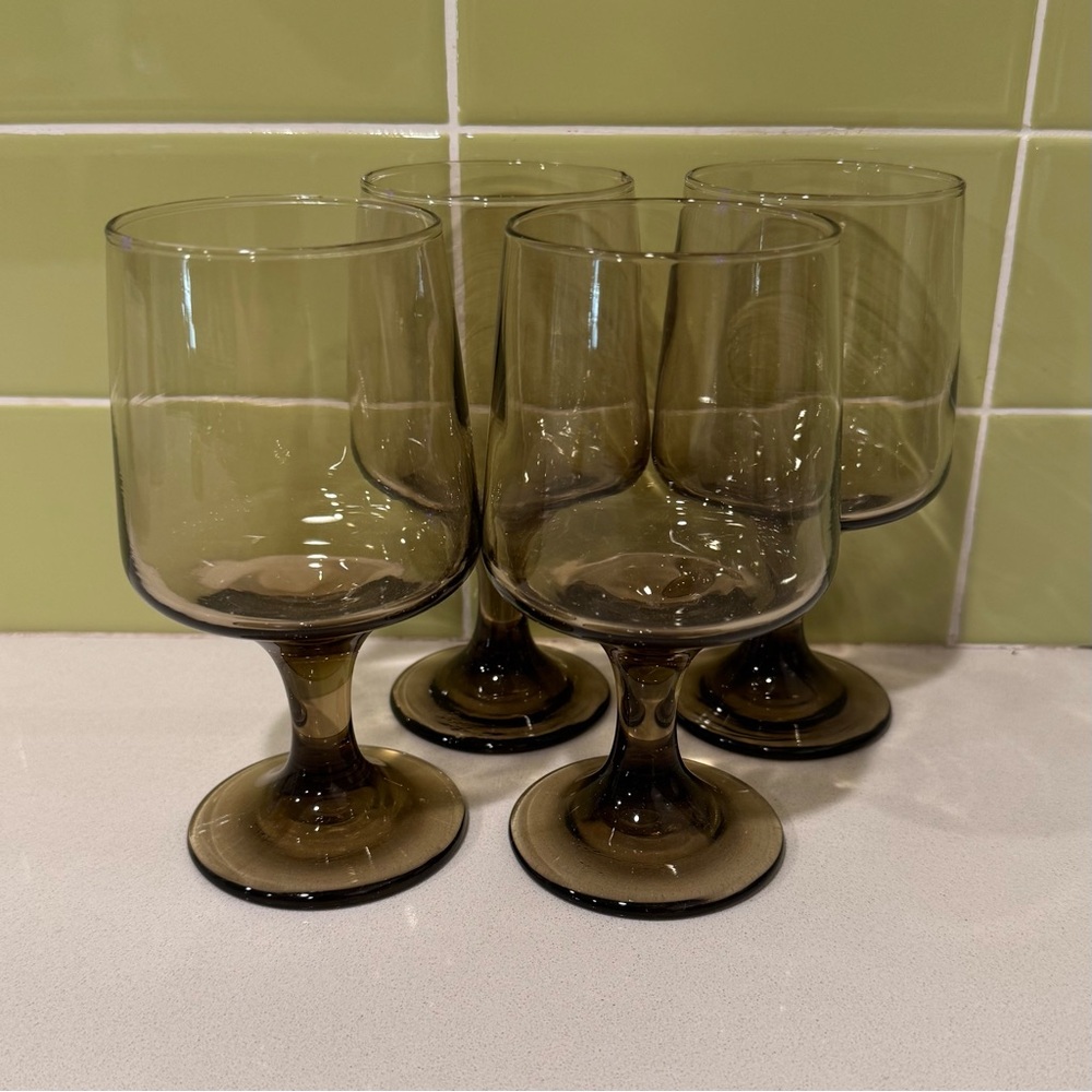 Vintage LIBBEY GLASS COMPANY Tawny Accent Wine Glasses (set of 4)